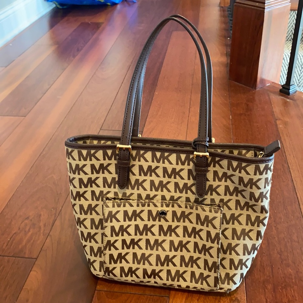 Authentic Michael kors tote with logo all over